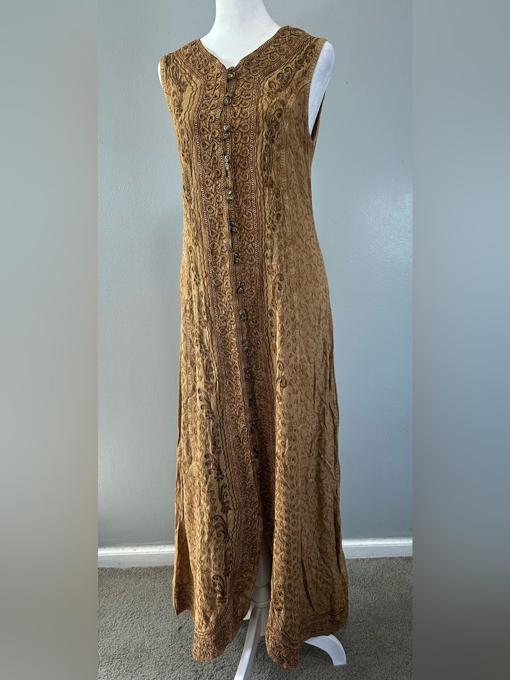 L’Pogee Vintage Embroidered Boho Maxi Dress Sleeveless Button Front Tan Gold S-M
